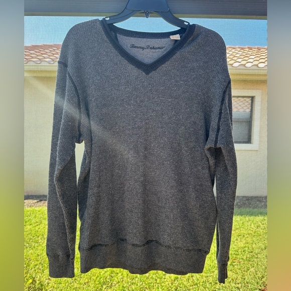 Tommy Bahama Black Gray Waffle V Neck‎ Sweater Size Large Wool LS - Picture 1 of 4